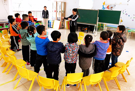 �����׽�רҵѧУ����Ҫ��